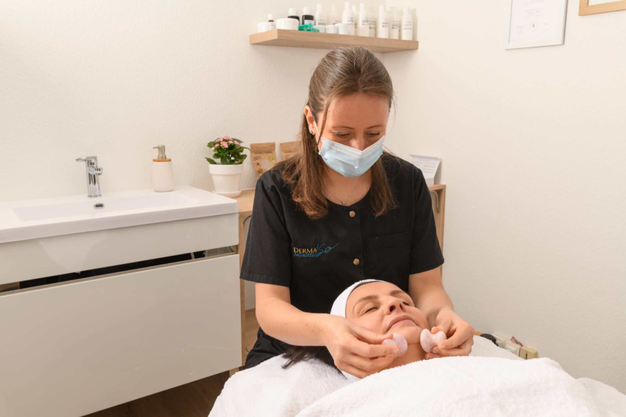 dermaso-facialiste-massage-kobido-2 Derma'so Facialiste - Institut de beauté - Valence - Massage Detox Quartz rose
